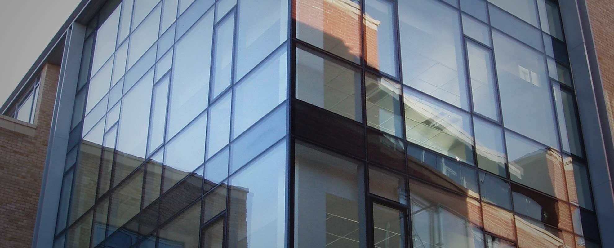 Aluminium screens for commercial project